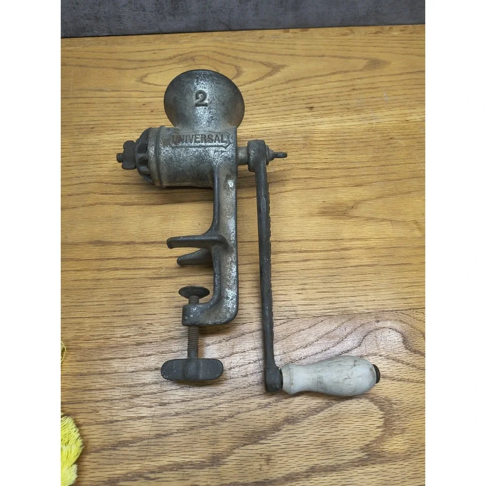 Vintage No # 2 Universal Table Top‎ Meat Grinder Food Chopper L.F&C New Britain